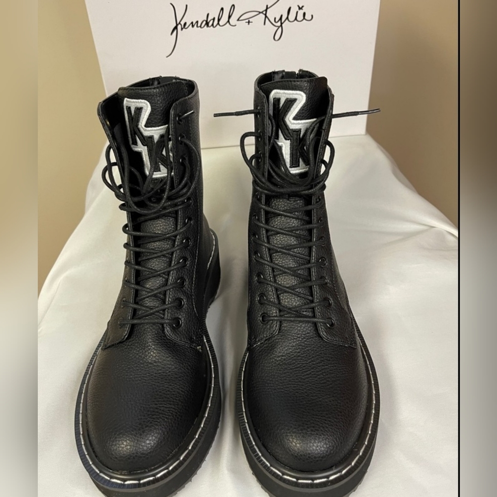Kendall + Kylie Boots Women's Size 8.5 Lug Sole Lace Up Combat Boot New In Box